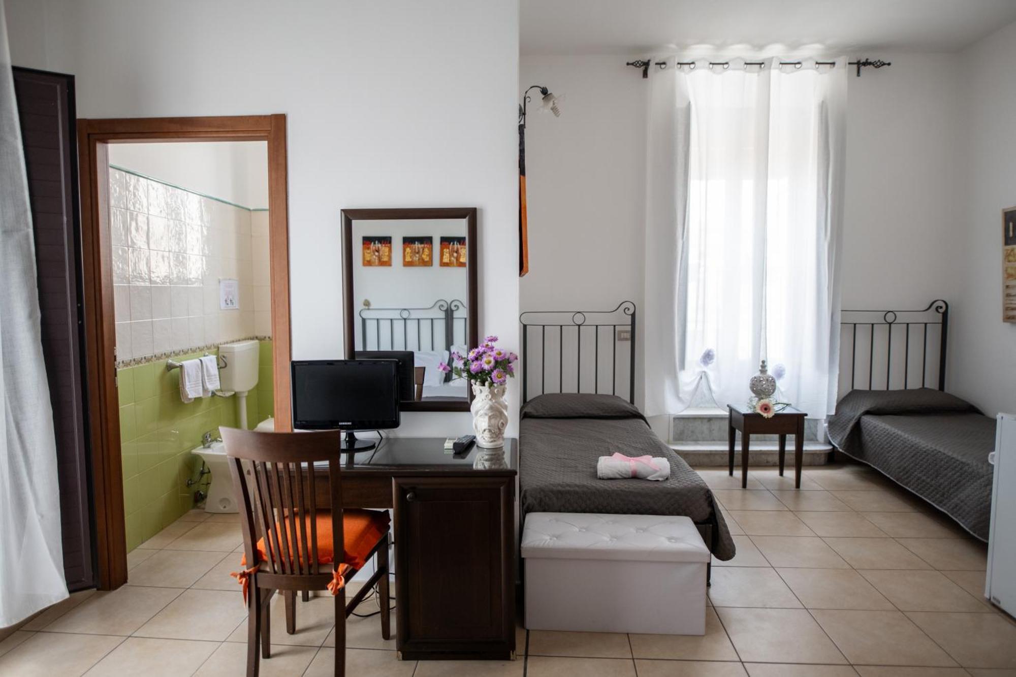 B&B Regina Carolina Caltagirone Eksteriør billede