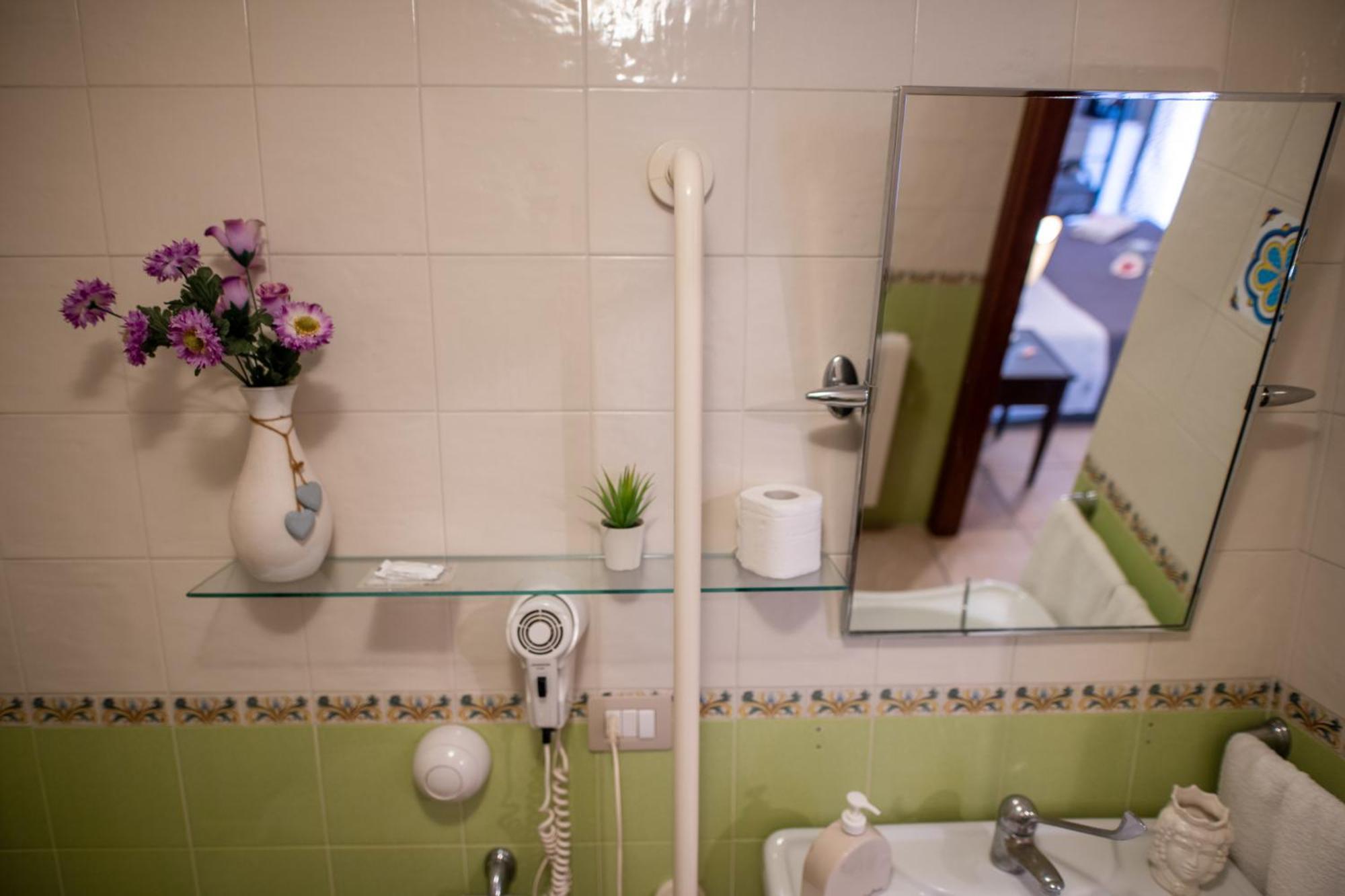 B&B Regina Carolina Caltagirone Eksteriør billede