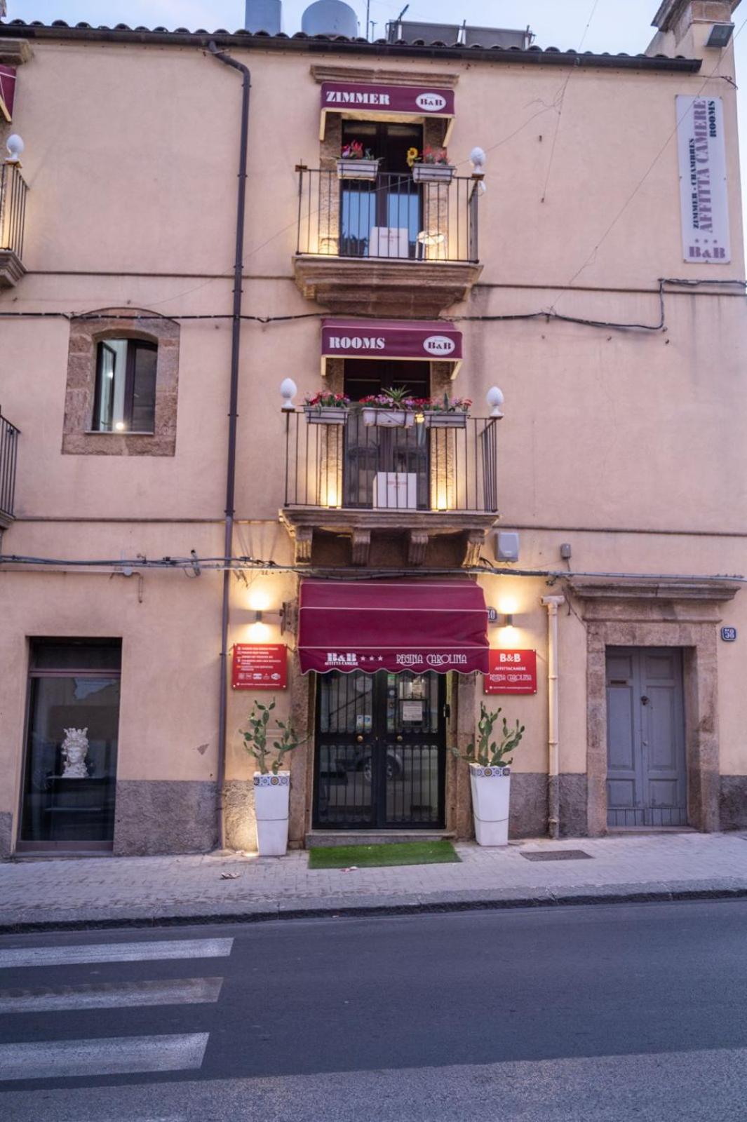 B&B Regina Carolina Caltagirone Eksteriør billede