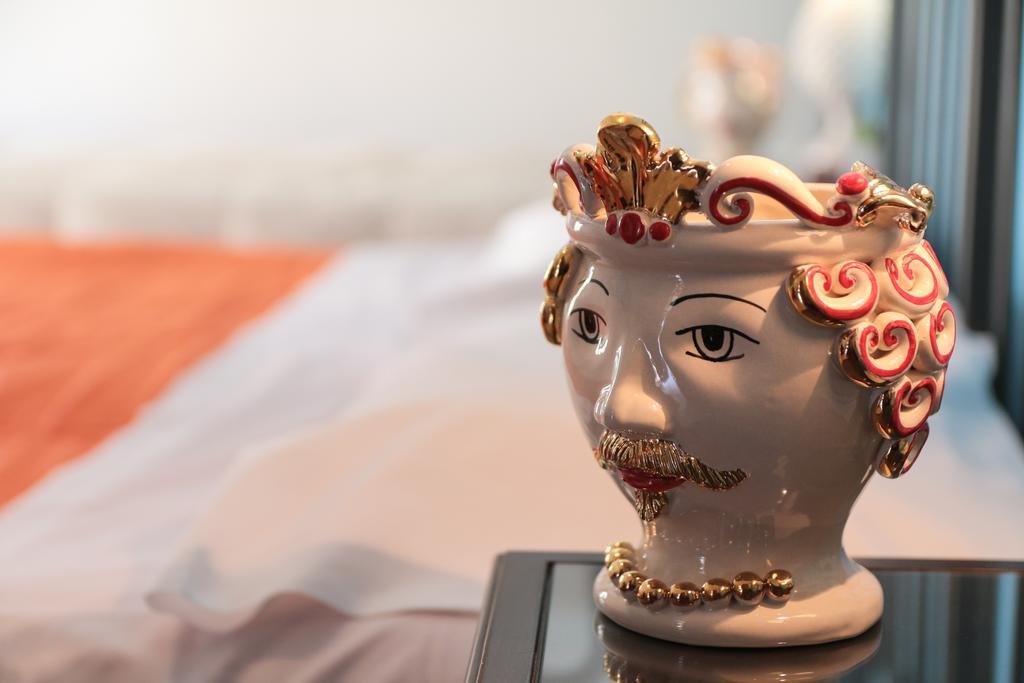 B&B Regina Carolina Caltagirone Eksteriør billede